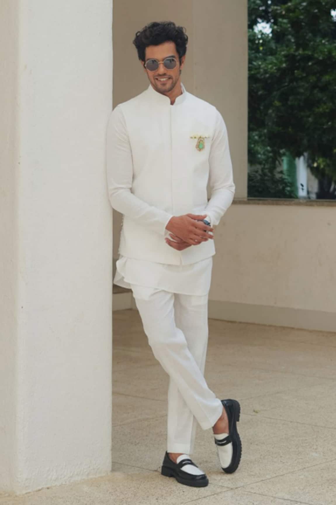 Pooja Bagaria White Linen Crystal Bandi Set 