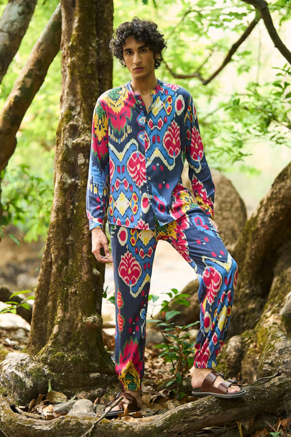 Dash And Dot Ikat Print Band Collar Shirt & Jogger Set 