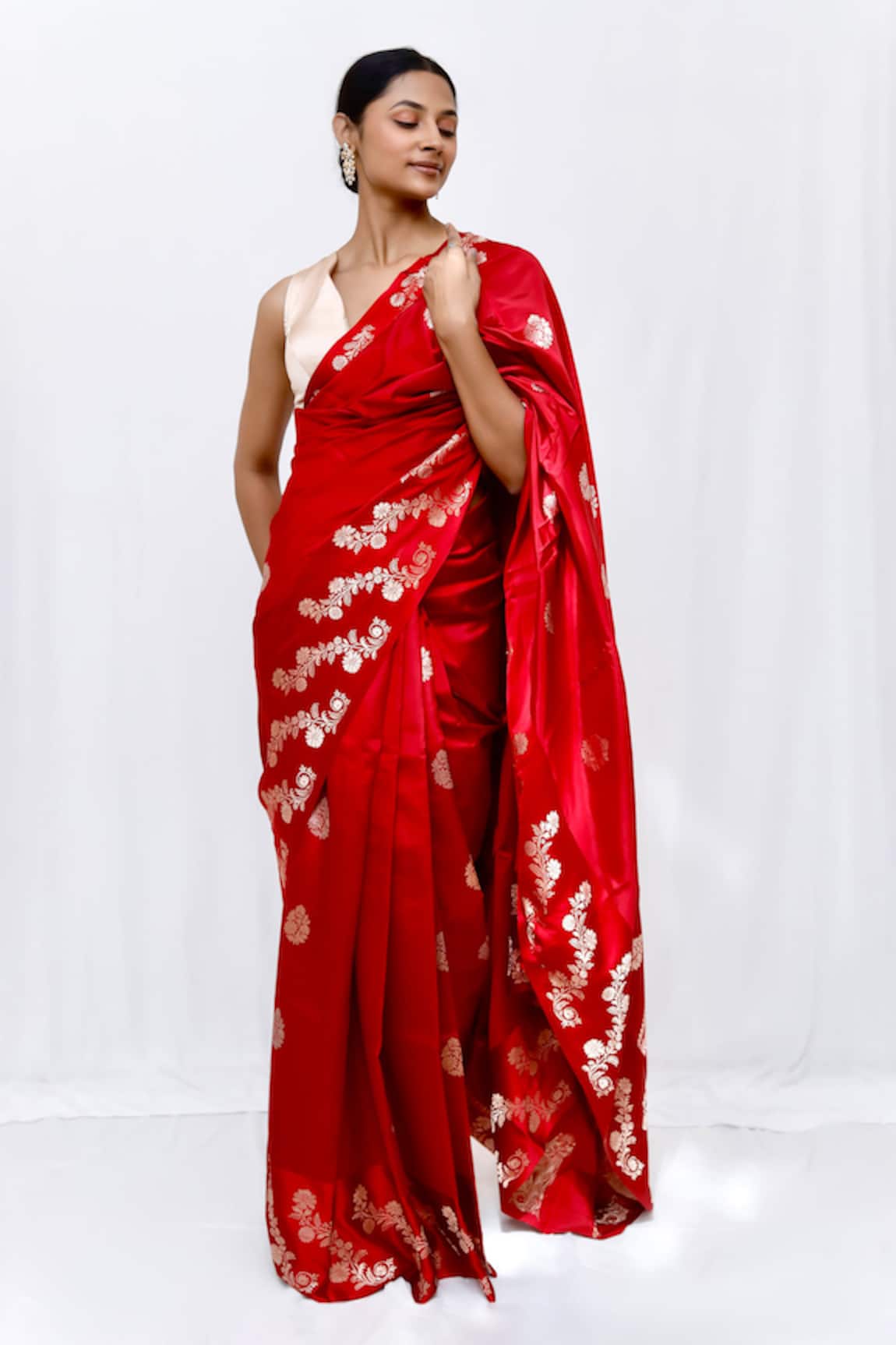 Neha & Tarun Red Silk Designer Saree with Unstitched Blouse Piece 