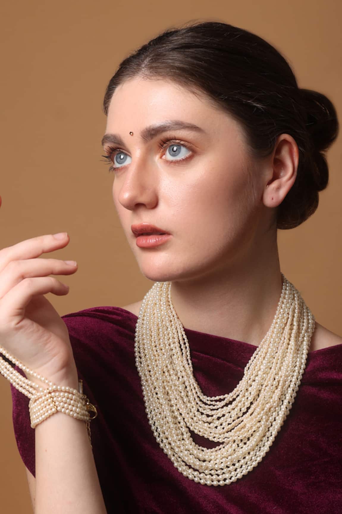 Dugran By Dugristyle Alabaster Kiss Gold-Plated Necklace 