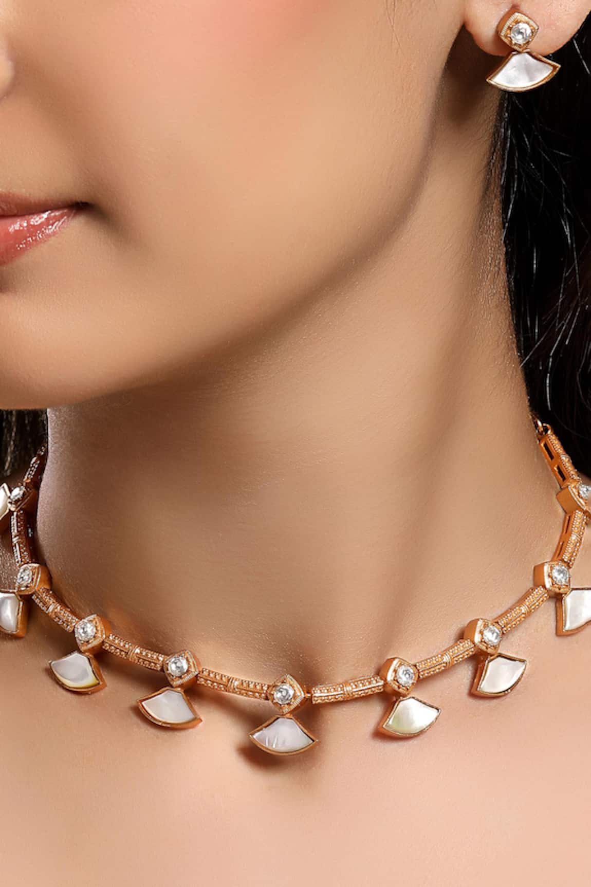 HRISHA Antique Gold Mother of Pearl Jewelry Set 