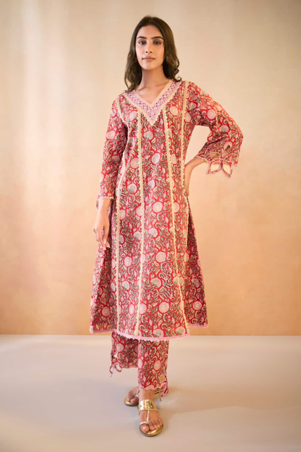 Nero India Rosy Chintz Cutwork Cotton Kurta & Pants 