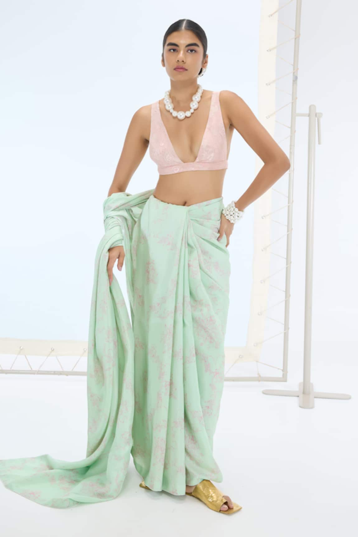 Ekaya Banaras Handwoven Silk Designer Saree Set 