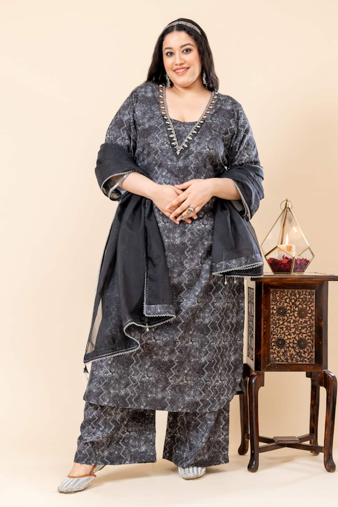 Mamicha Black Embroidered Kurta Pant Set 