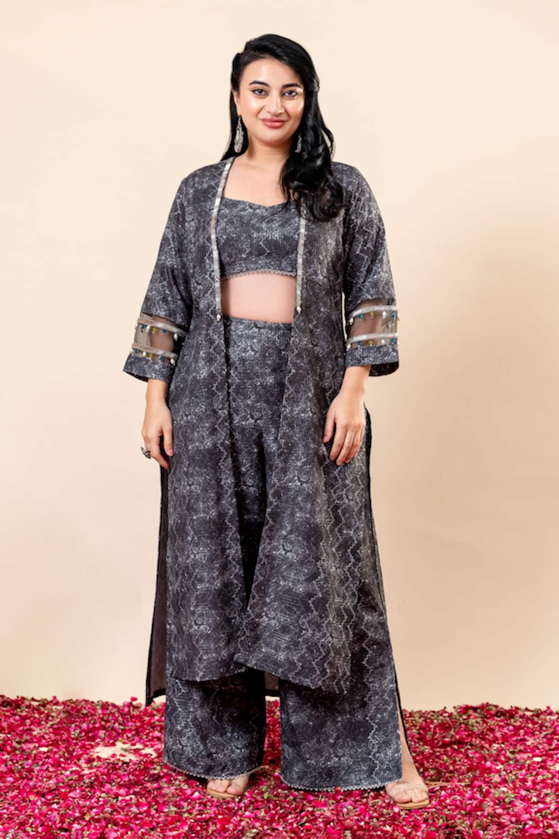 Mamicha Black Embroidered Cape Set 