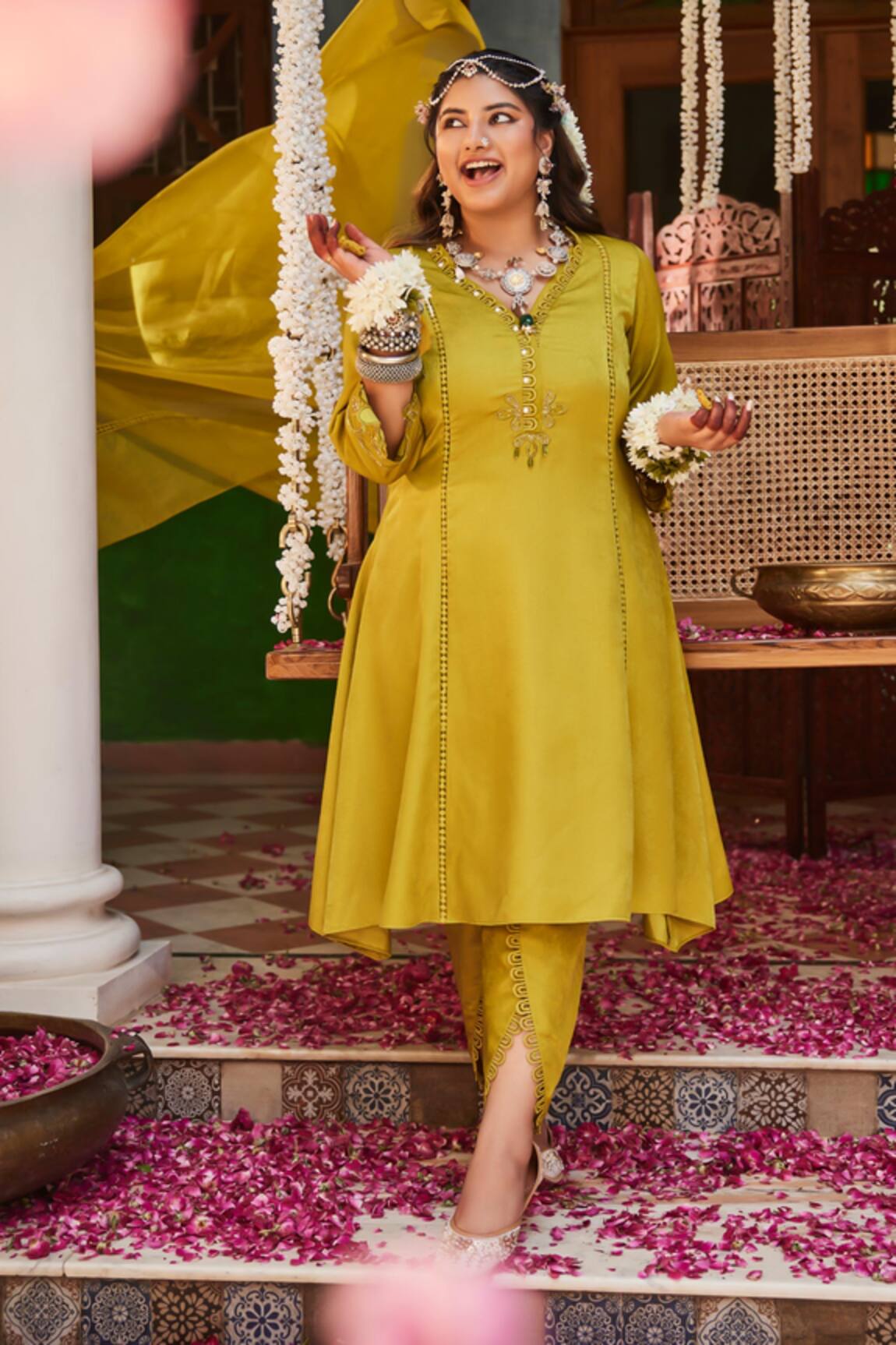Mamicha Dark Lime Green Kurta Pant Set 