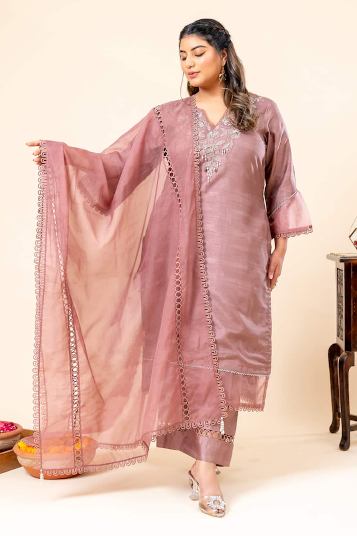 Mamicha Salmon Pink Embroidered Kurta Set 