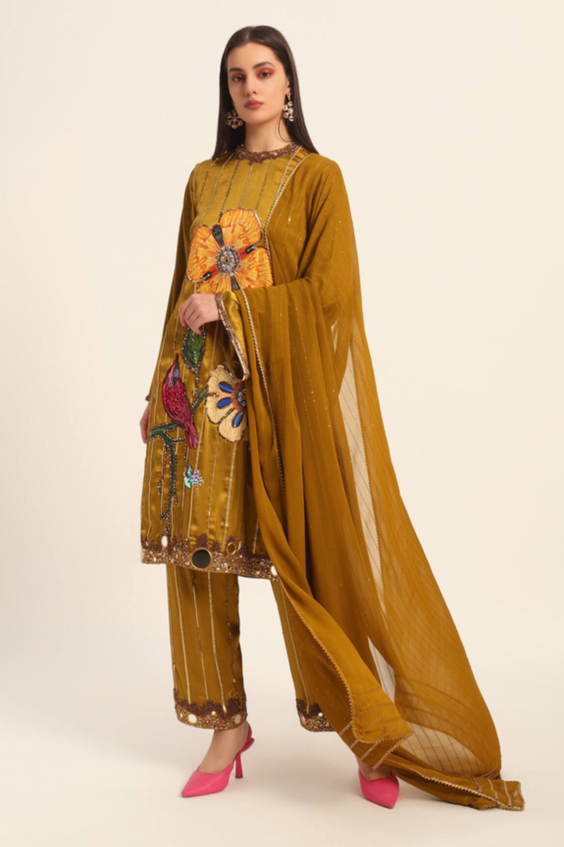 Ruhr India Avnii Hand Embroidered Kurta Set 