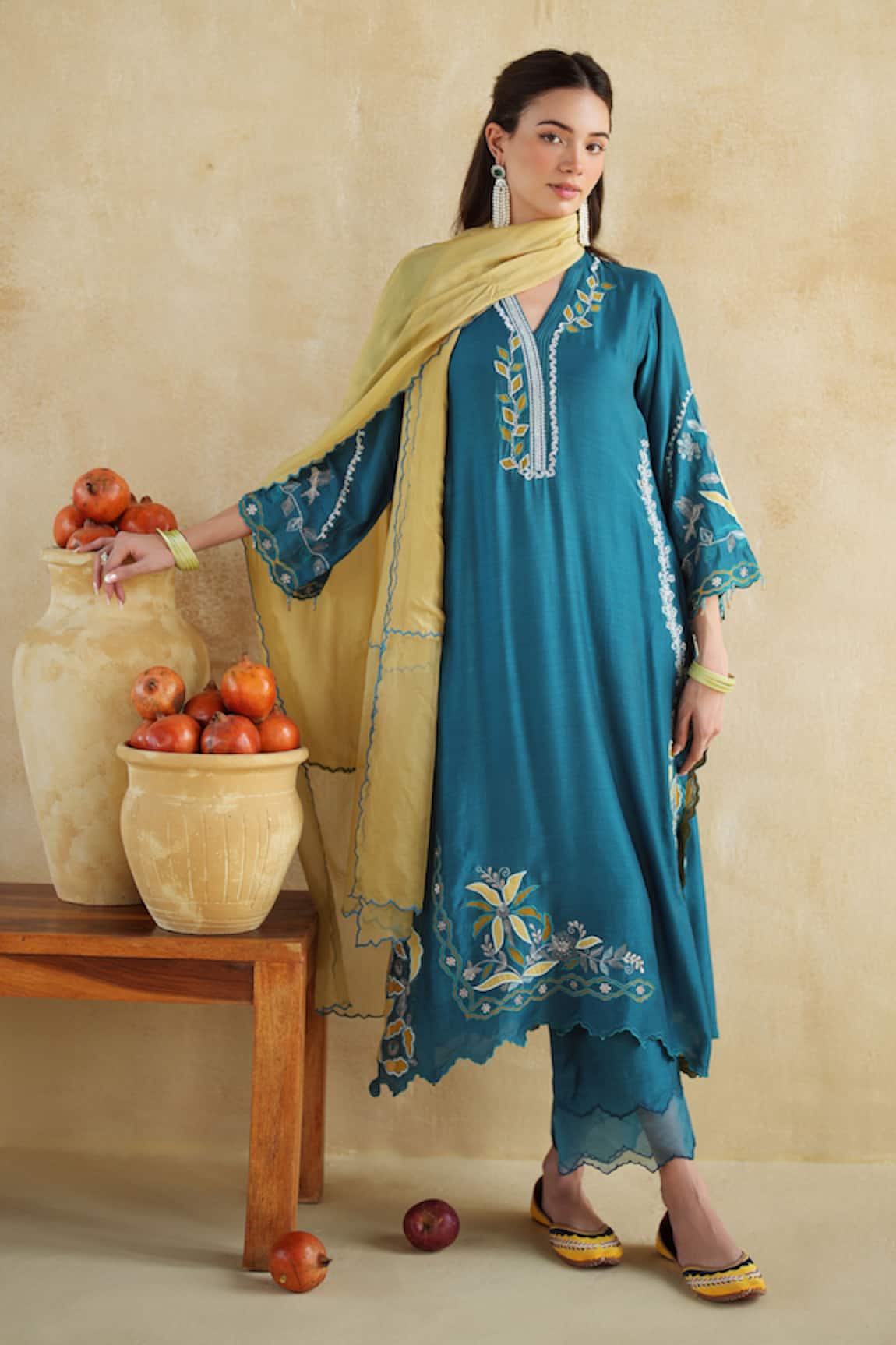 172 Threads Neelbari Kurta Set With Dupatta 
