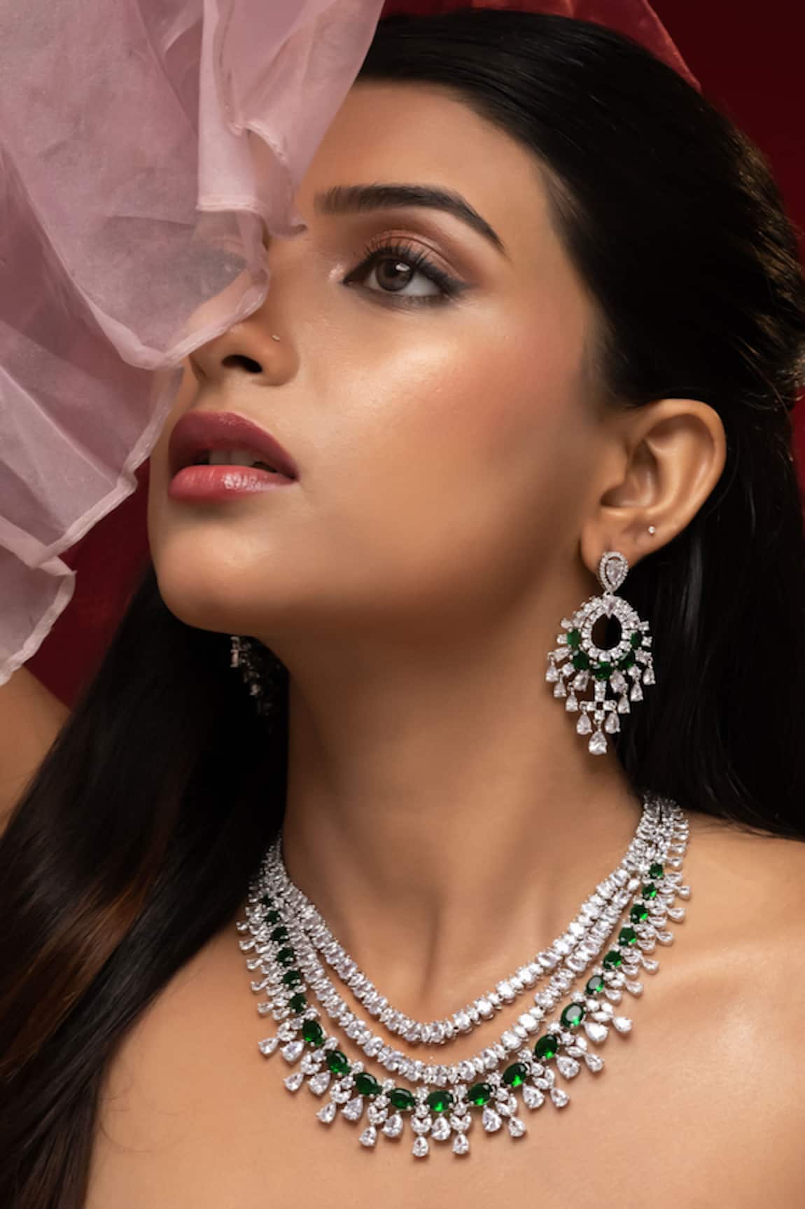 Prihan Luxury Jewelry Emerald and White Designer Necklace Set 
