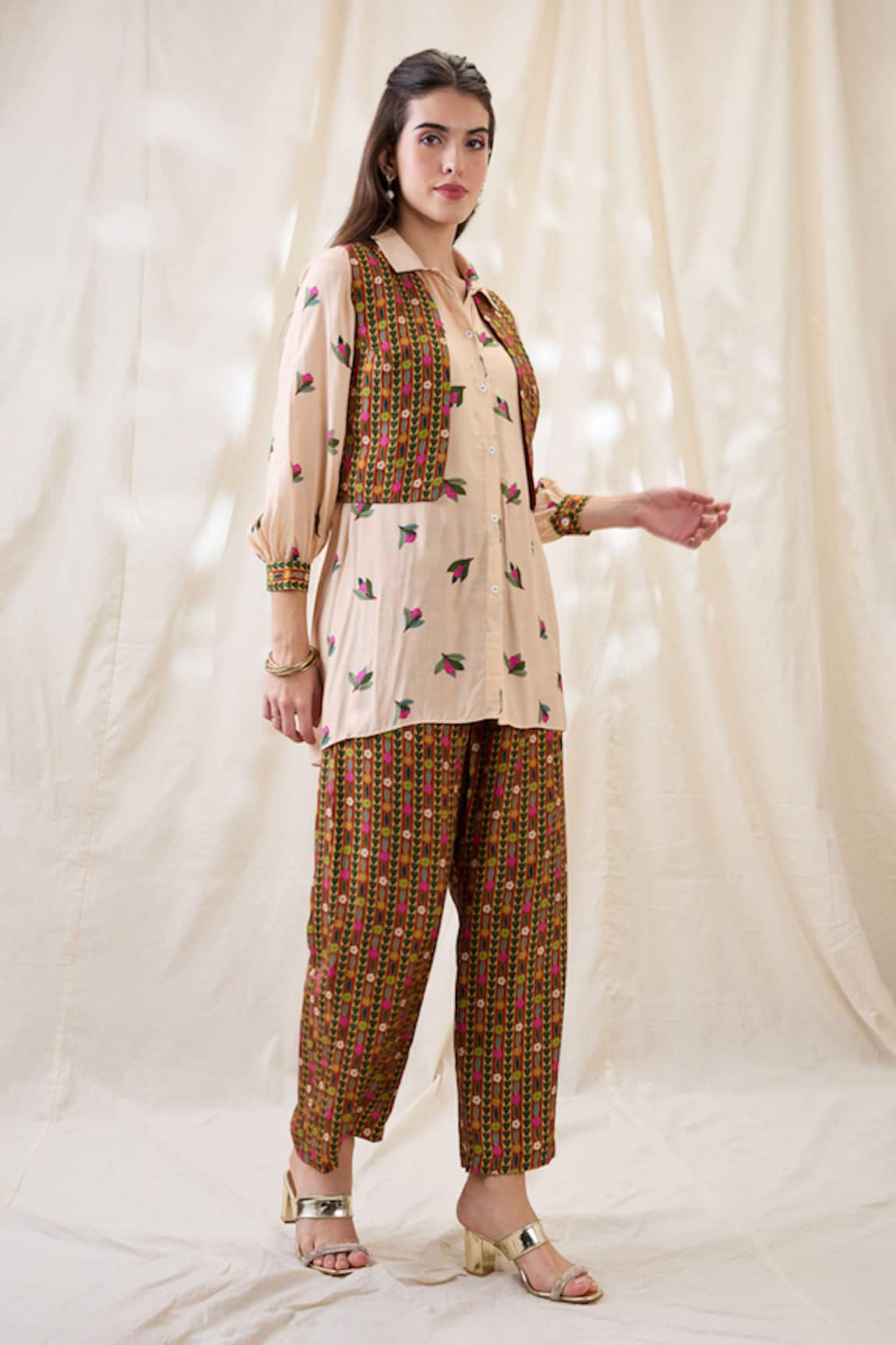 Soup By Sougat Paul Gulzaar Printed Kurta Set with Jacket 