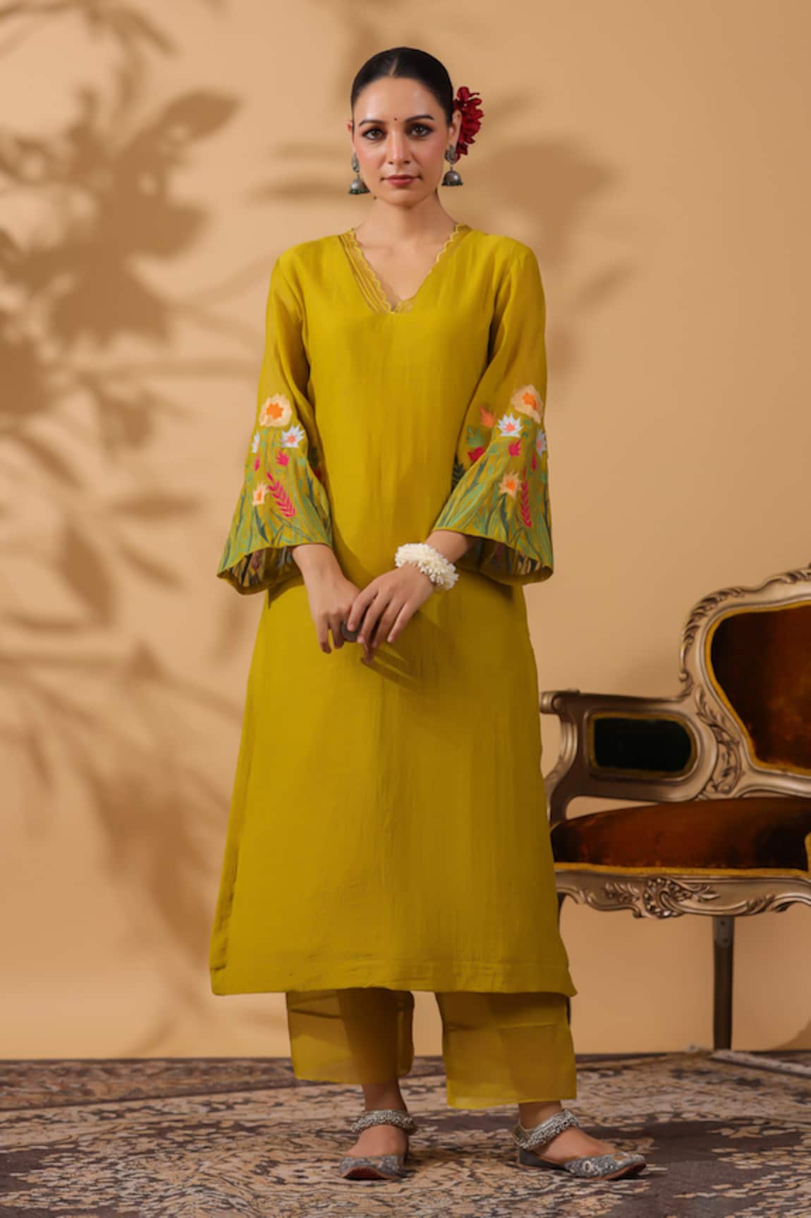 Anshu Wadhwa Chanderi Floral Embroidered Kurta Set 