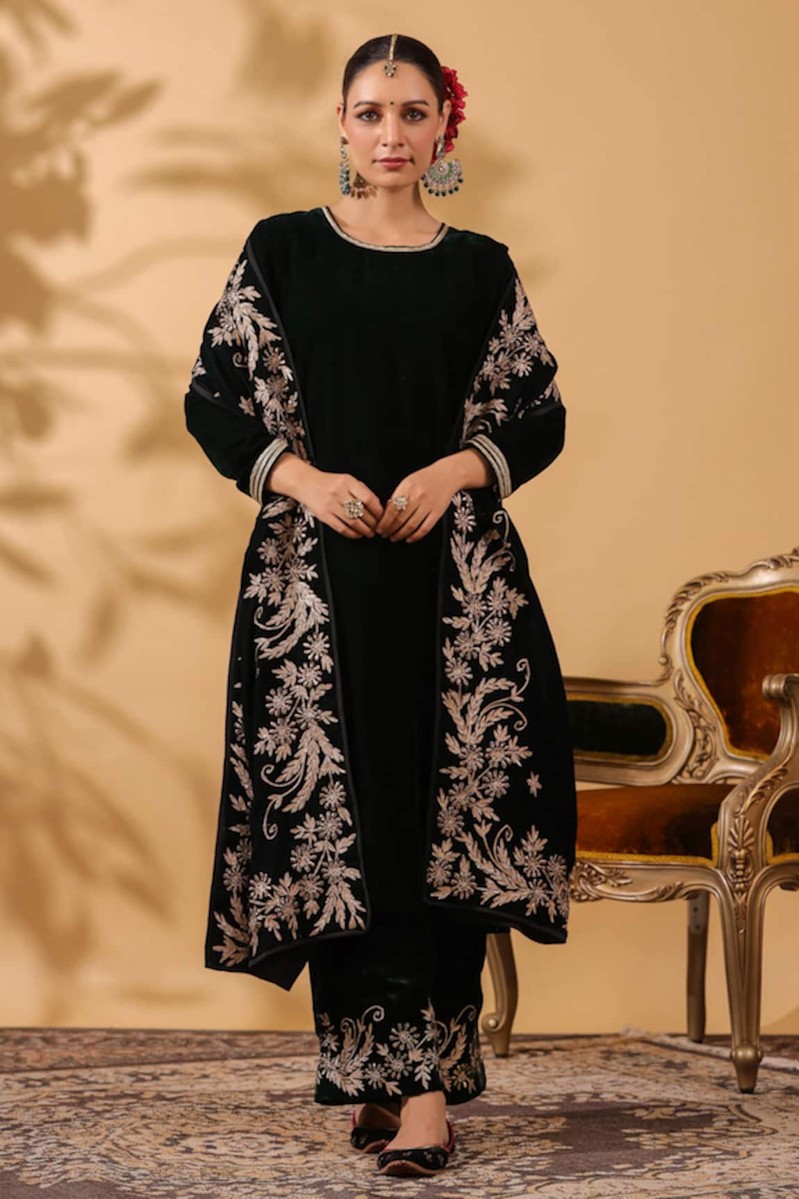 Anshu Wadhwa Black Velvet Embroidered Kurta Set 