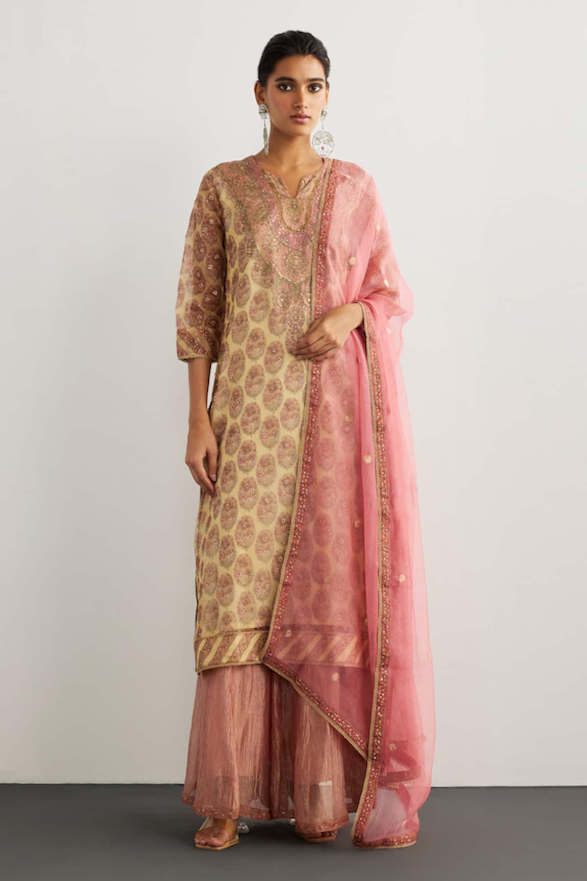 RI.Ritu Kumar Designer Off White & Pink Kurta Set 