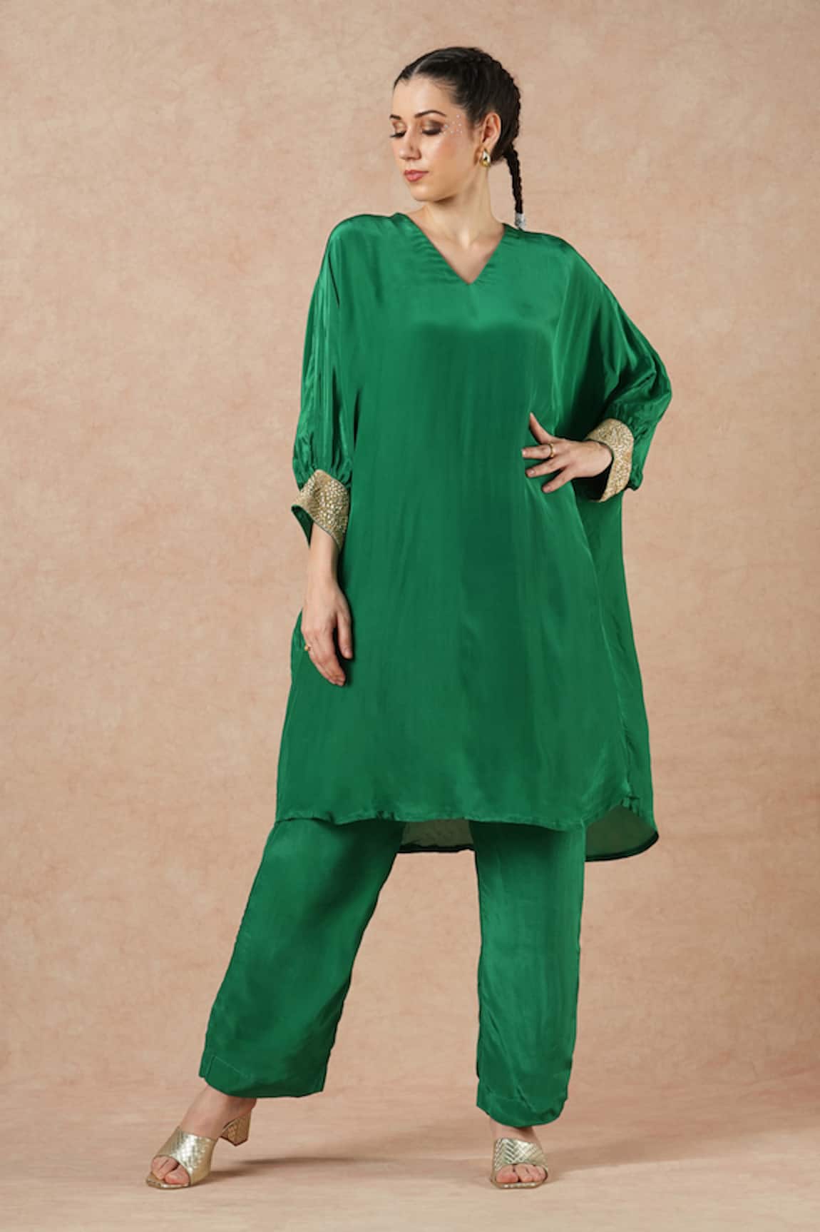 Dori & CO. Emerald Green Silk Crepe Kurta & Pants Set 