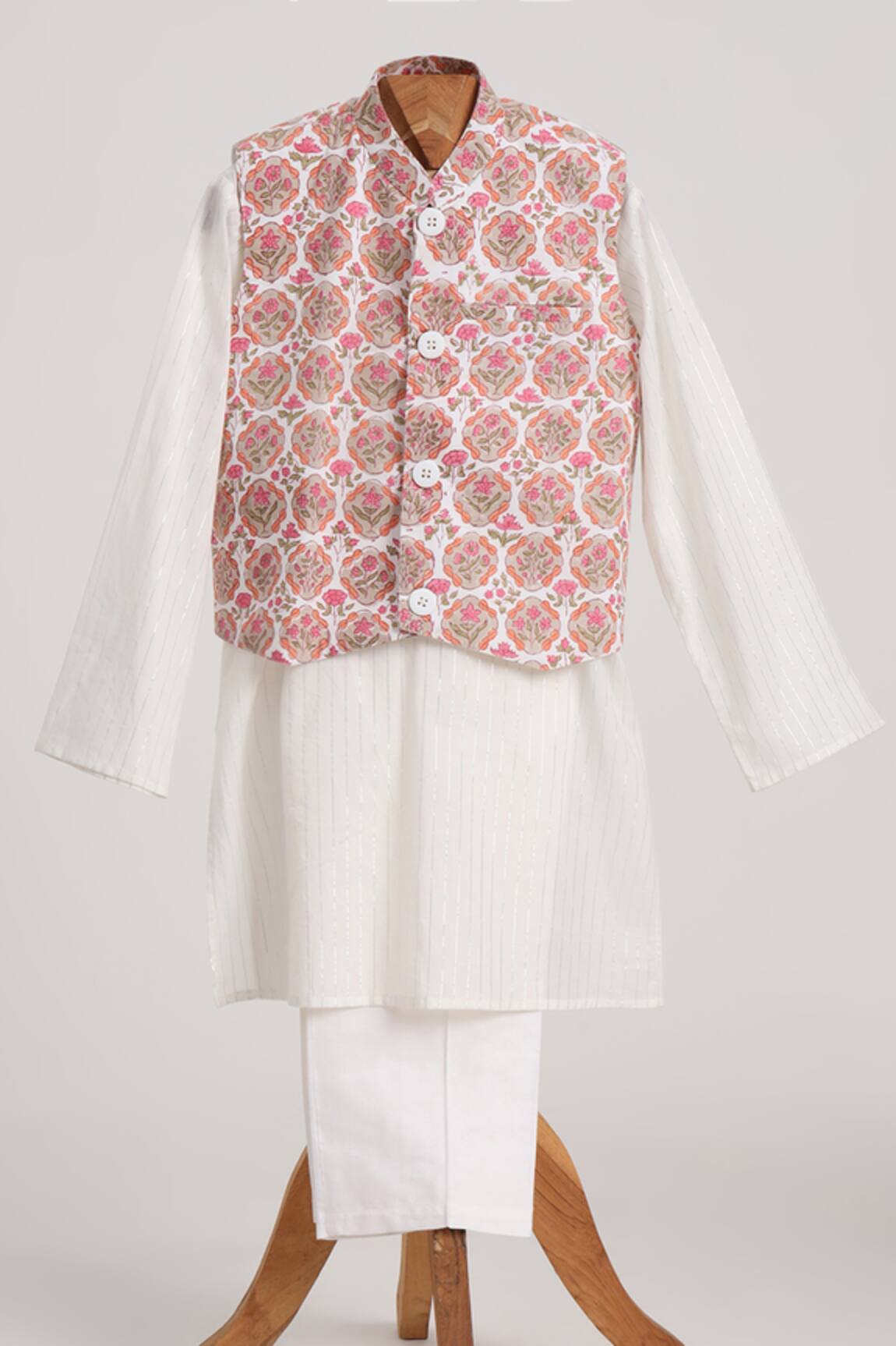Minime Organics Silver Lurex Kurta Set With Floral Jacket 