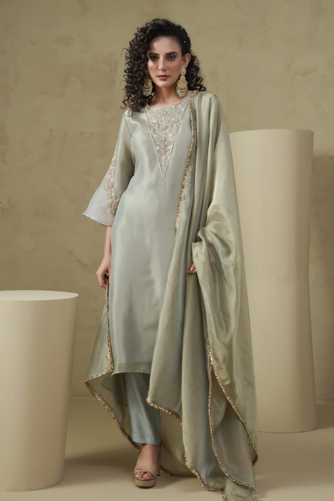 Kesar Studio Lotus Handwork Kurta Set 