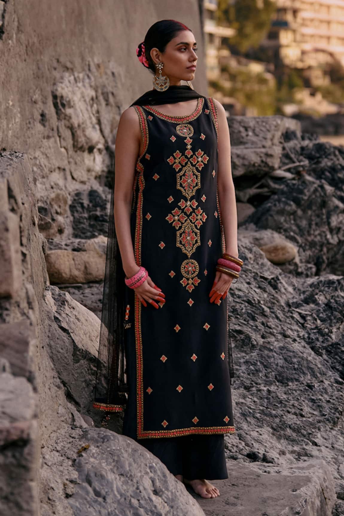 Surily G Black And Coral Dupatta 