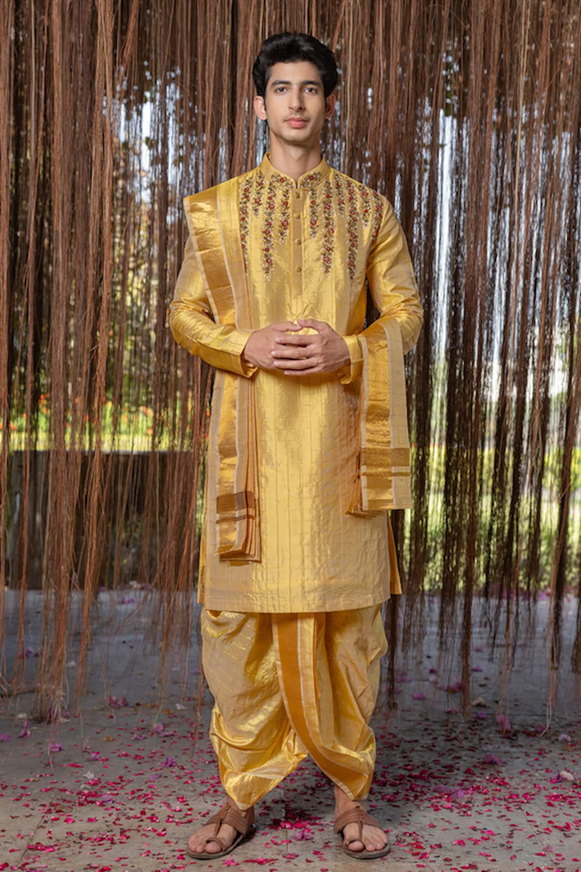 Hilo Design Gold Machine Kanjivaram Pattu Set 