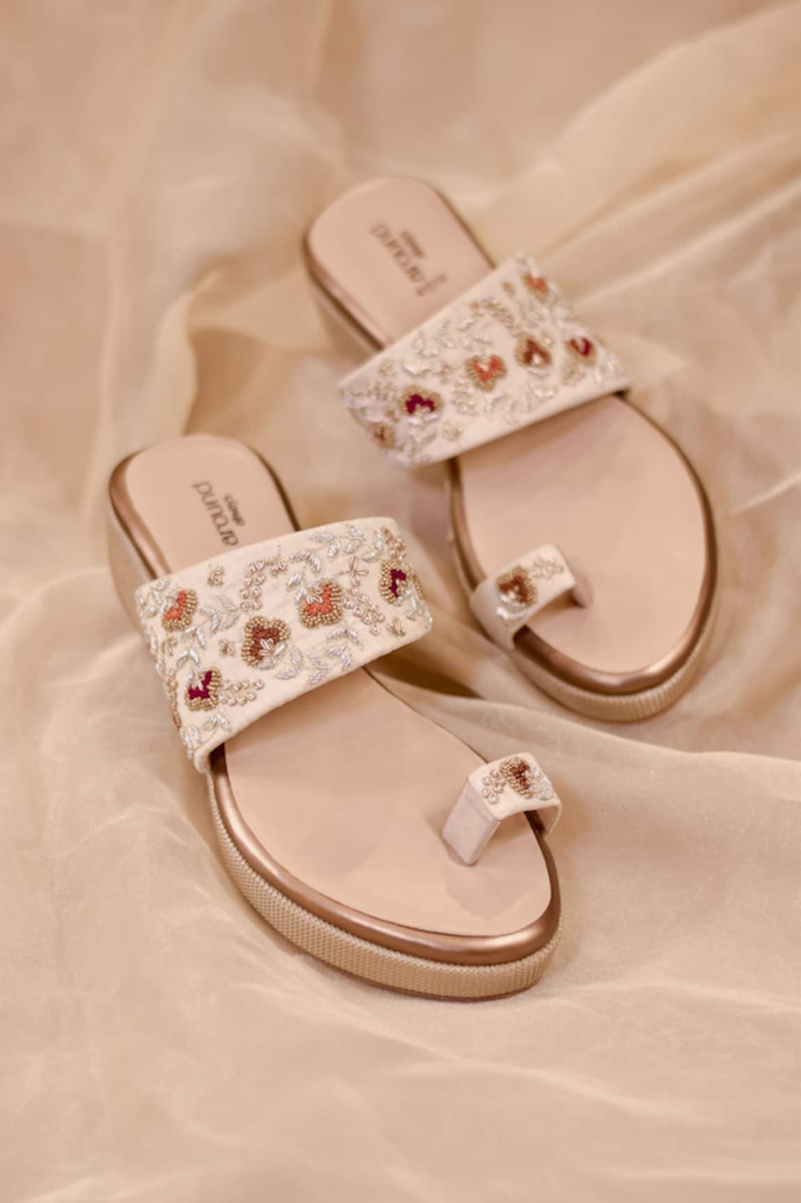 Around Always Saachi Kolhapuri Wedges 
