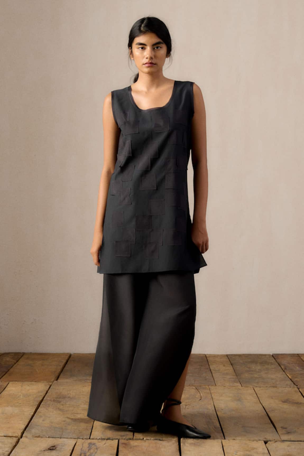 Ituvana Black Silk Applique Tunic & Pant Set 