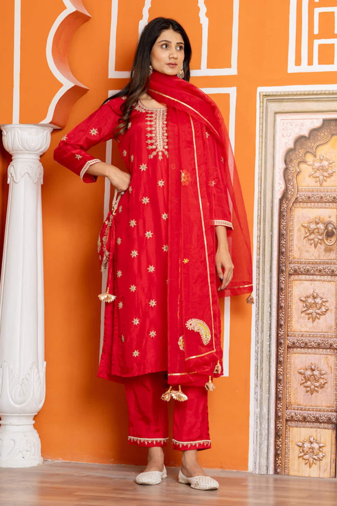 Yuvraani Jaipur Embroidered Red Kurta Pant Dupatta Set 