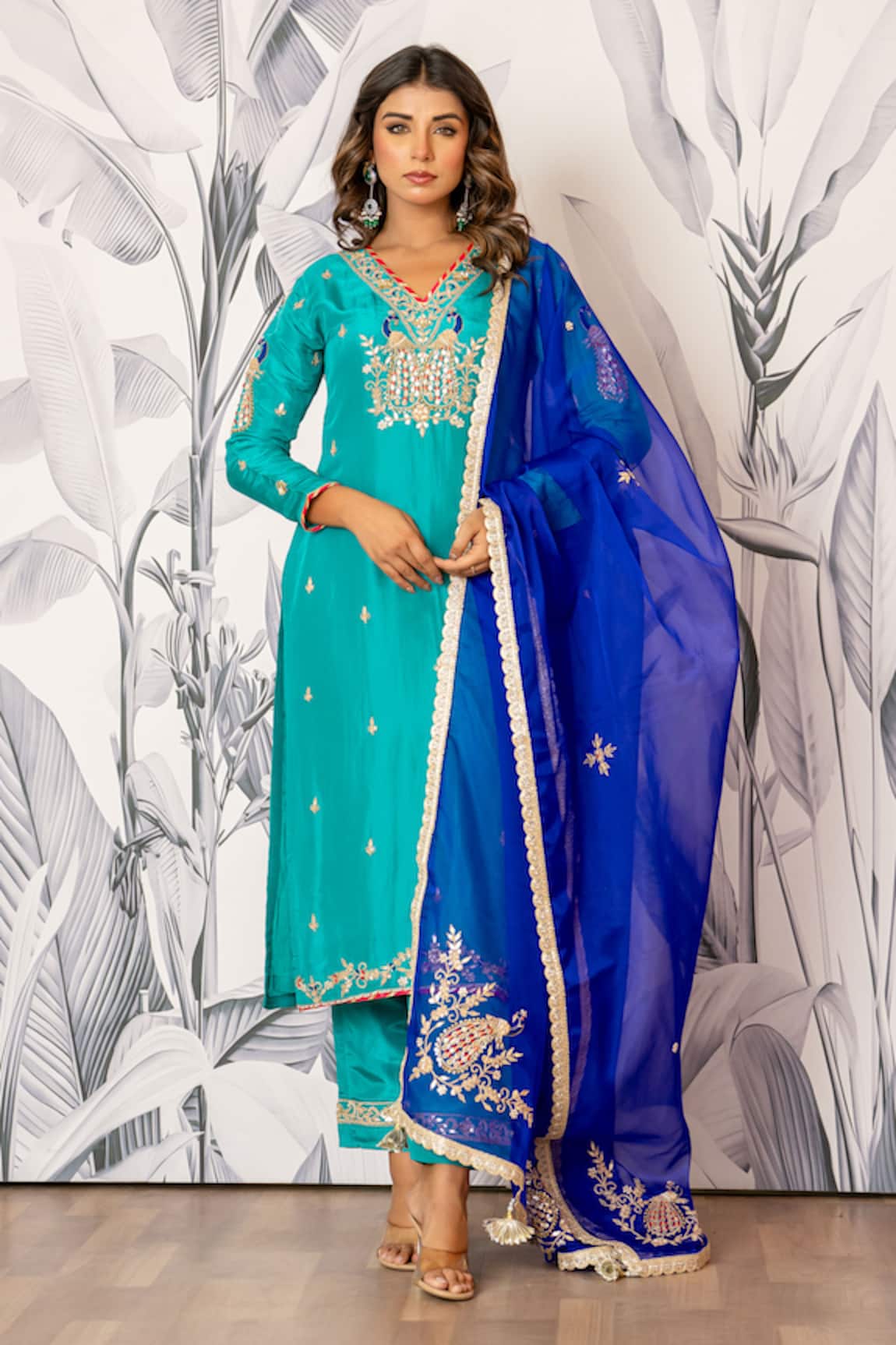 Yuvraani Jaipur Embroidered Kurta Set with Dupatta 