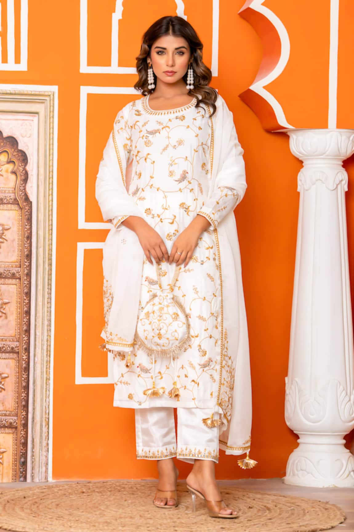 Yuvraani Jaipur Ivory Embroidered Kurta Pant Set 