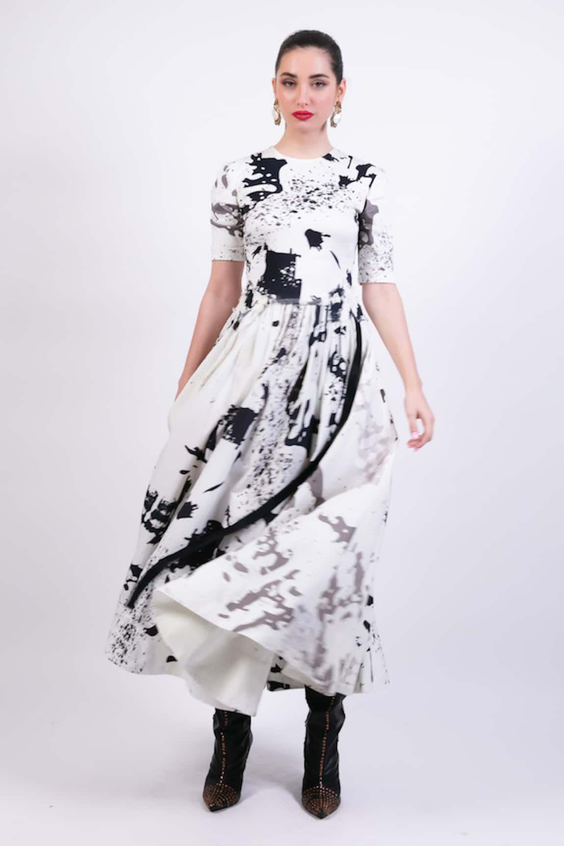 AK-OK Black & White Flare Dress 