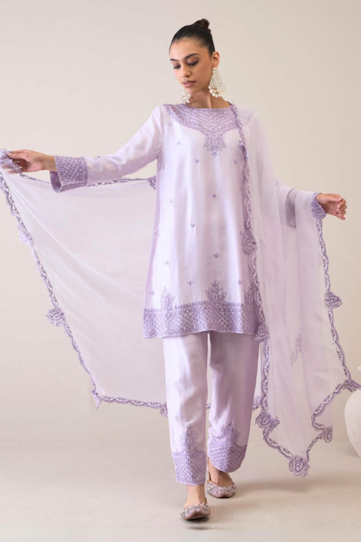 Roohbyridhimaa Areesha Embroidered Kurta Pant Set 