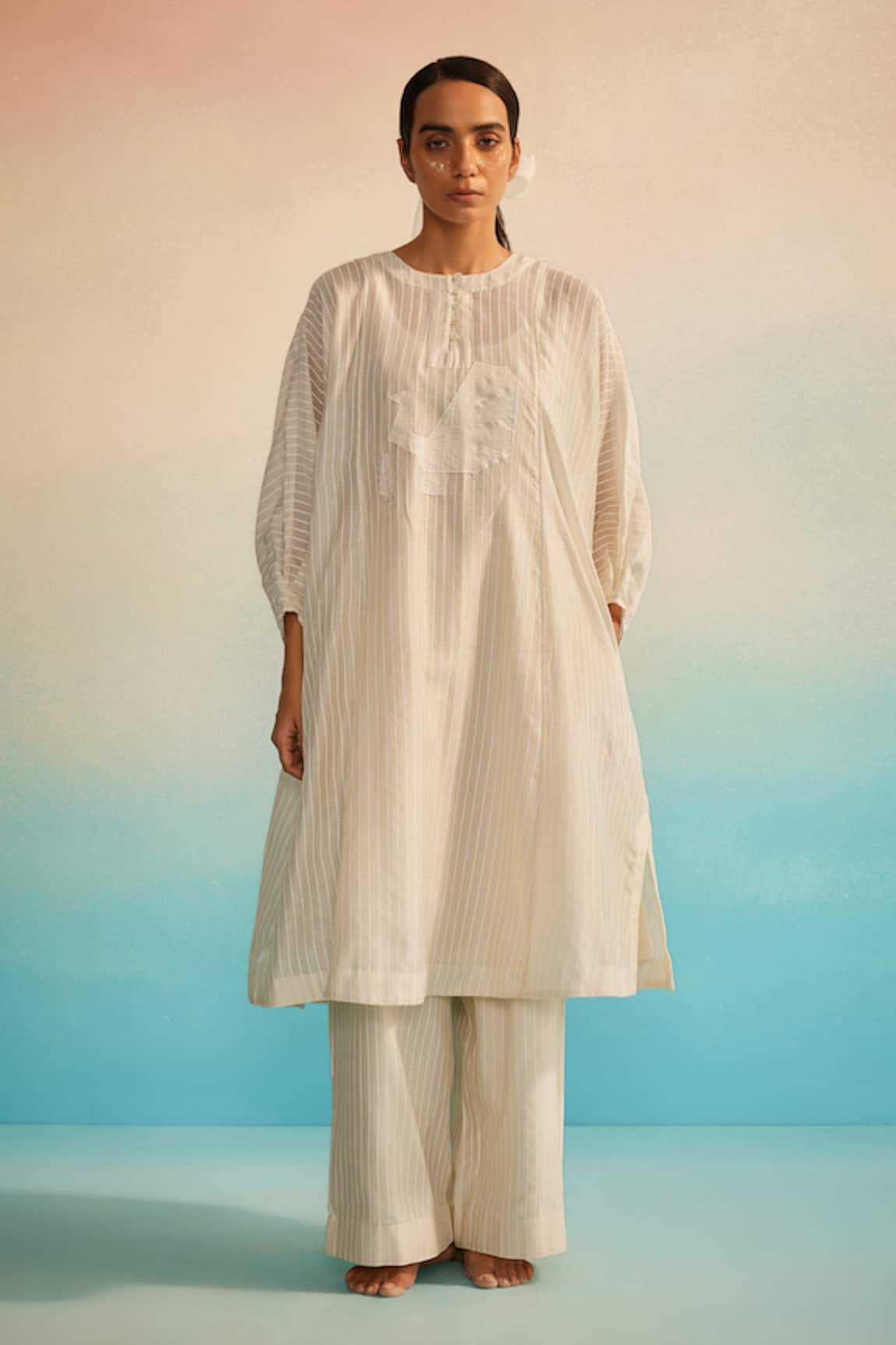 Ahmev Ivory Chanderi Iki Dolman Kurta 