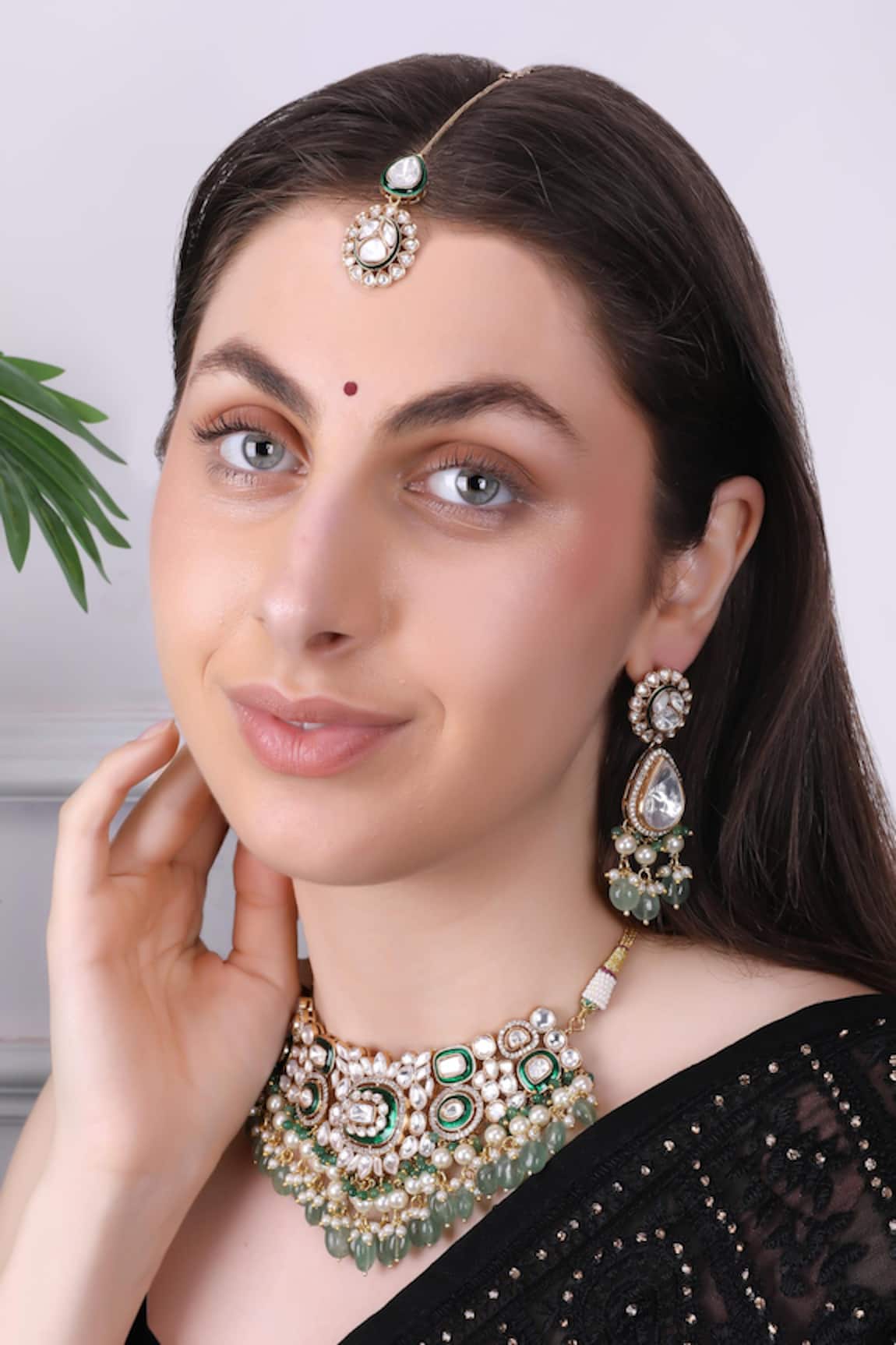Queens Jewels Emerald Royale Green Bridal Kundan Set 