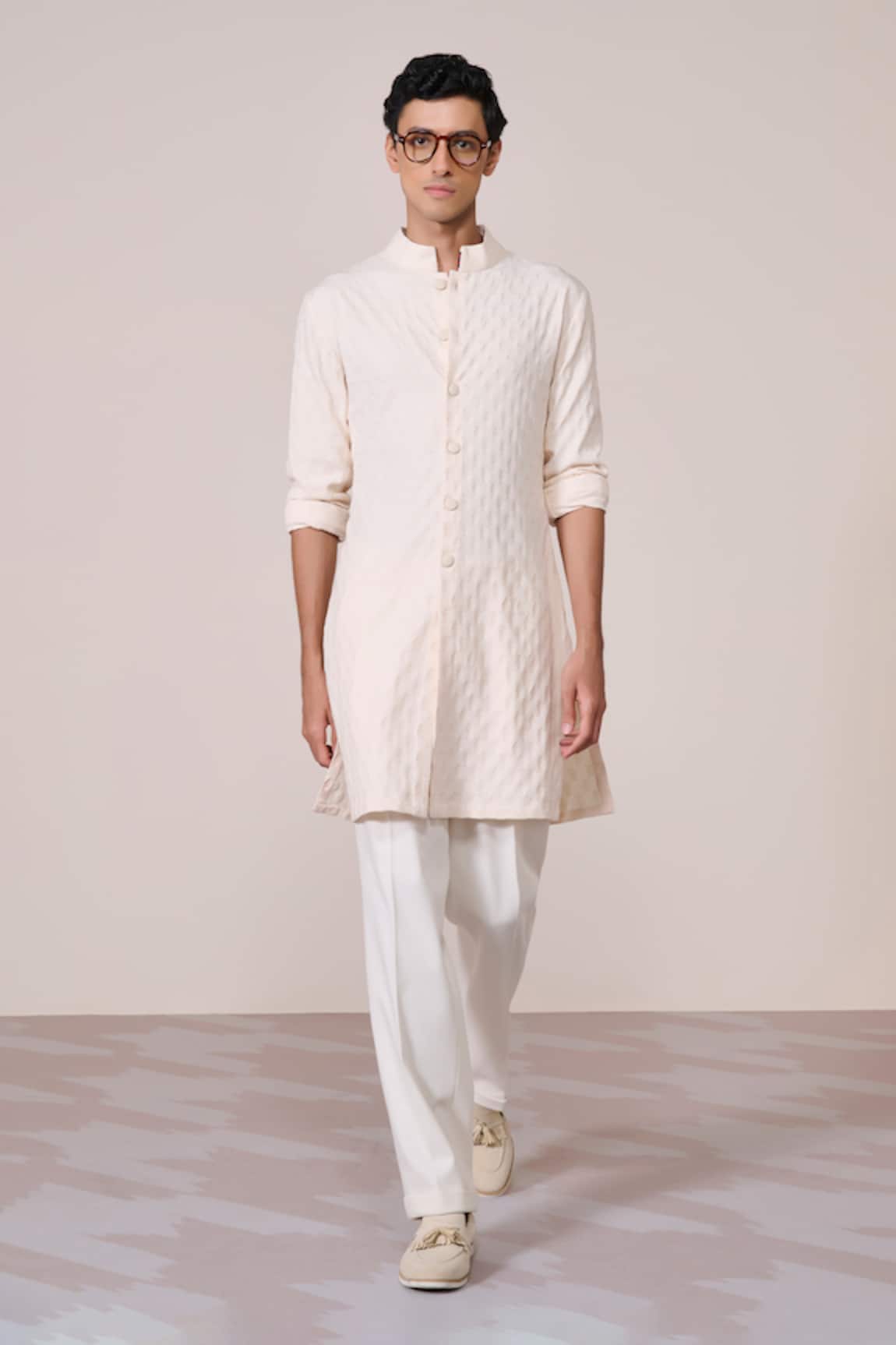 S&N By Shantnu Nikhil Offwhite Contemporary Kurta 
