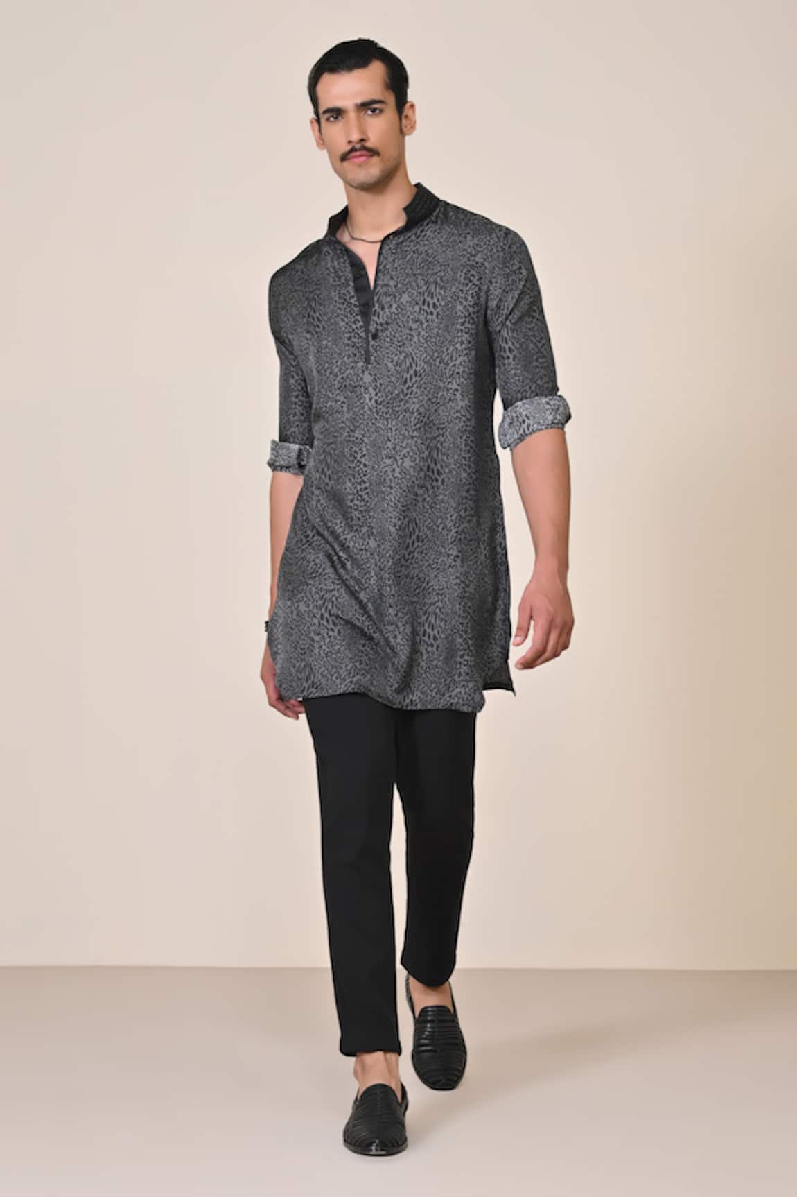 S&N By Shantnu Nikhil Grey Leopard Print Silk Kurta 