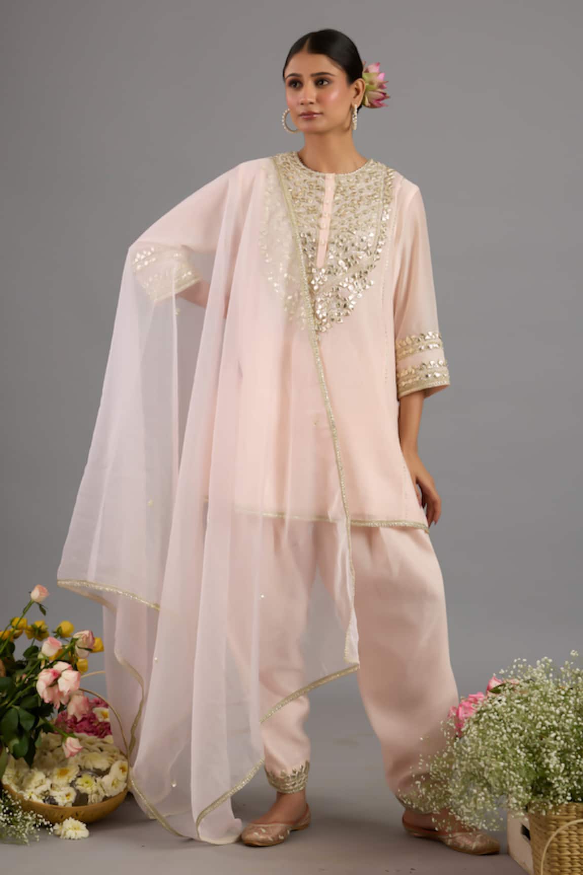 Saina Kapoor Peach Pink Chanderi Embroidered Kurta Set 