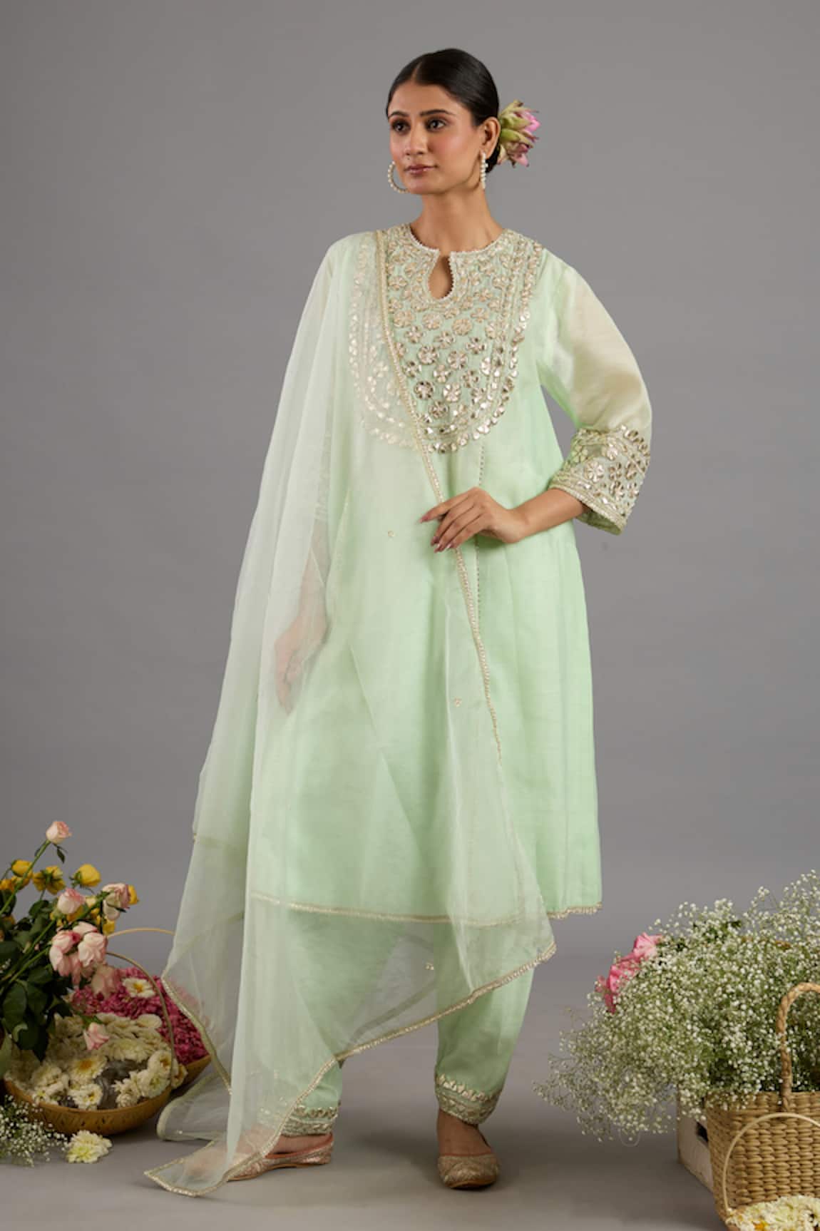 Saina Kapoor Embroidered Chanderi Kurta Set 