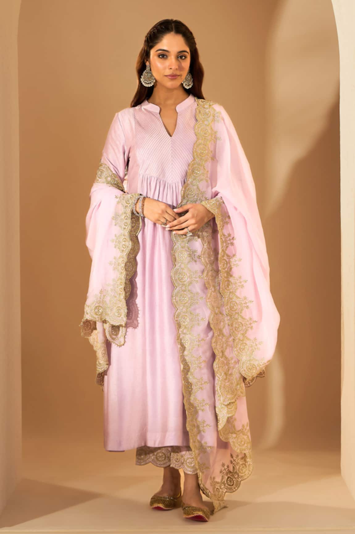 Roohbyridhimaa Lilac Zari Embroidered Kurta Set 