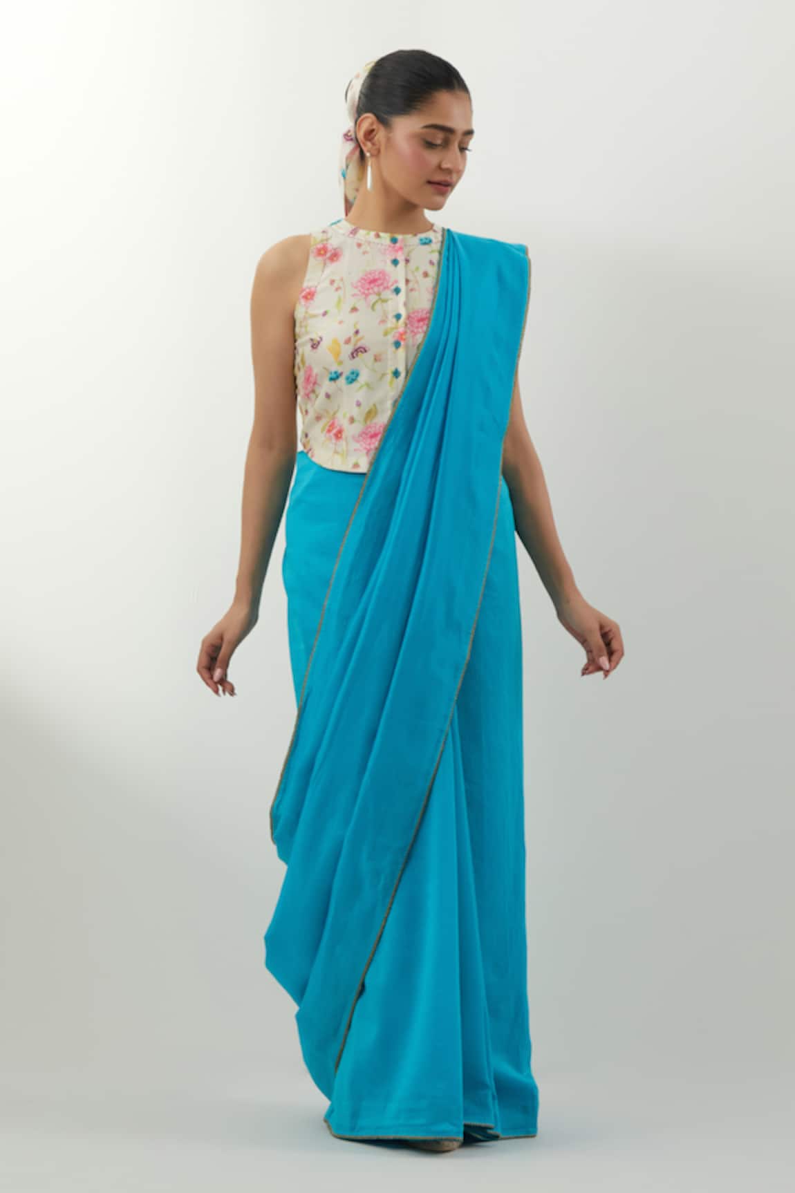 Vinusto Multi Color Handwoven Chanderi Saree Set 