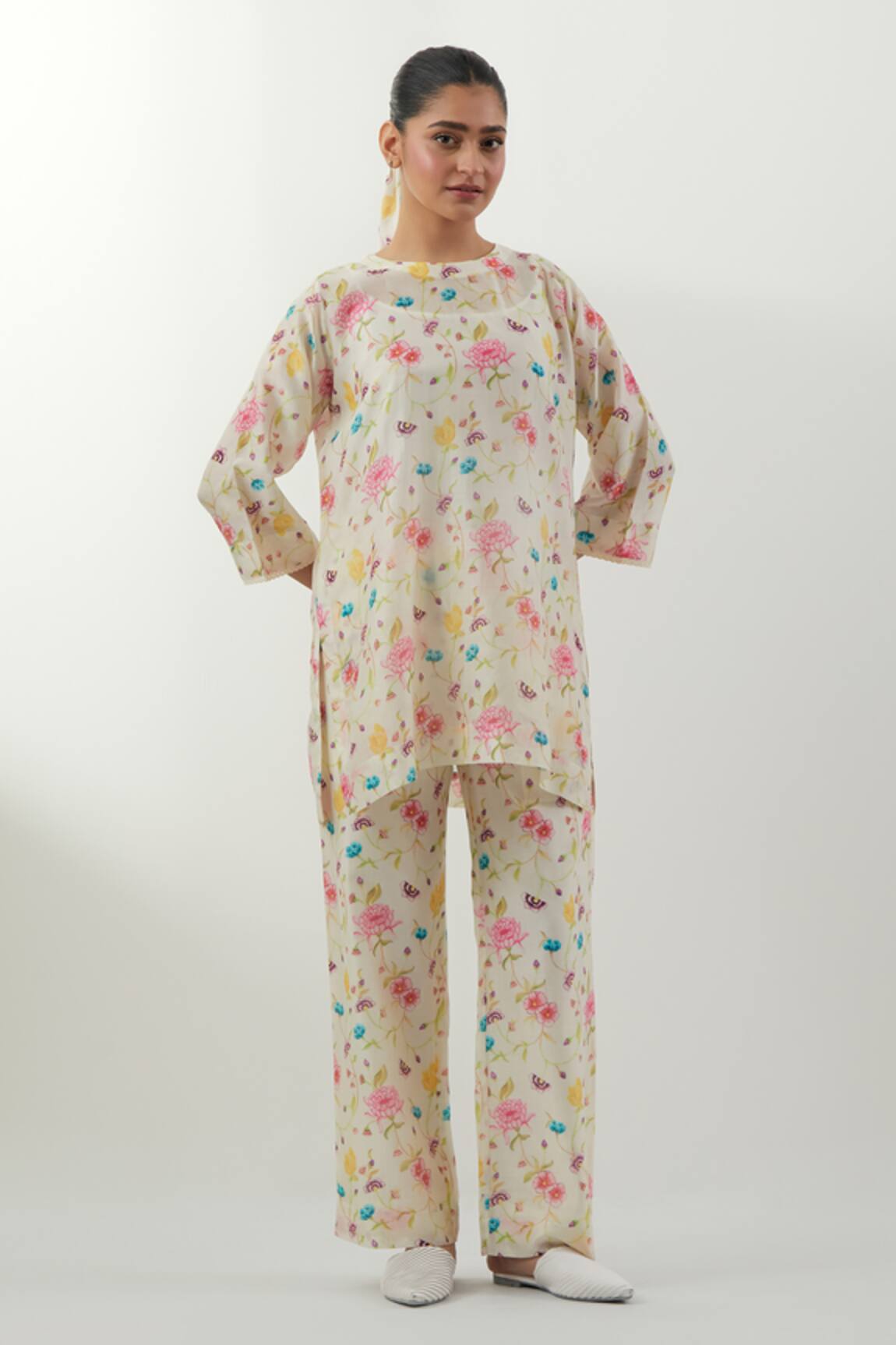 Vinusto Floral Printed Chanderi Kurta Pant Set 