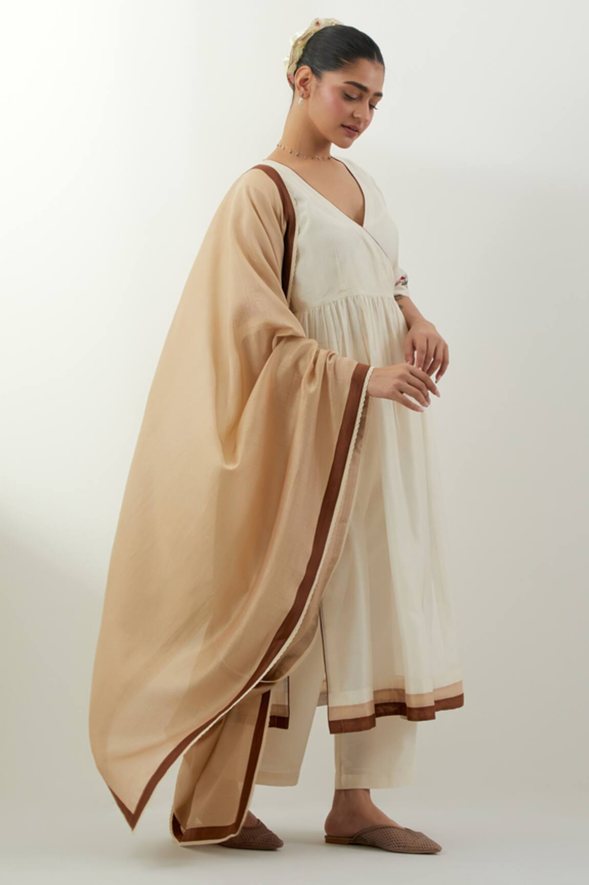 Vinusto Ivory Hand Embroidered Angarkha Set 