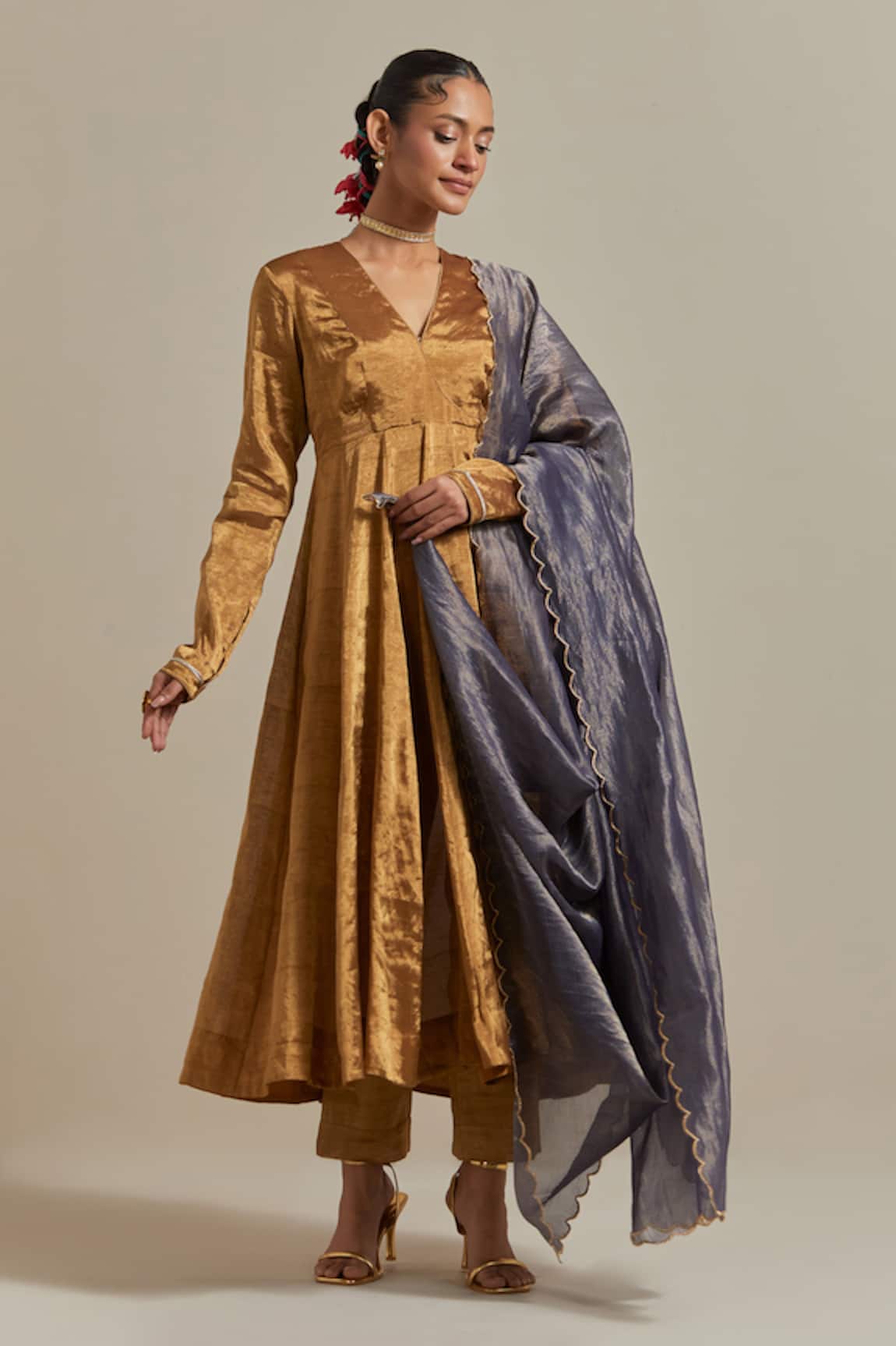 Vinusto Gold Handwoven Zari Anarkali Set 