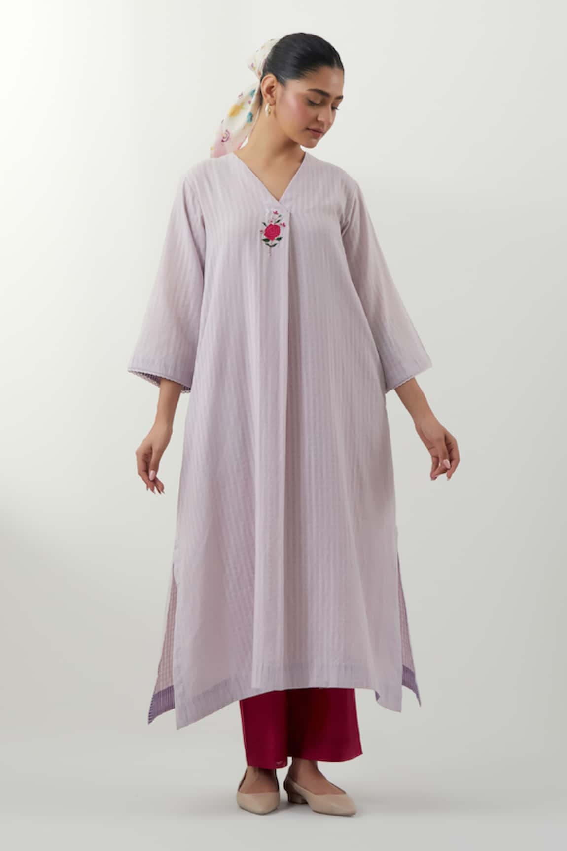 Vinusto Lavender Hand Embroidered Kurta Set 
