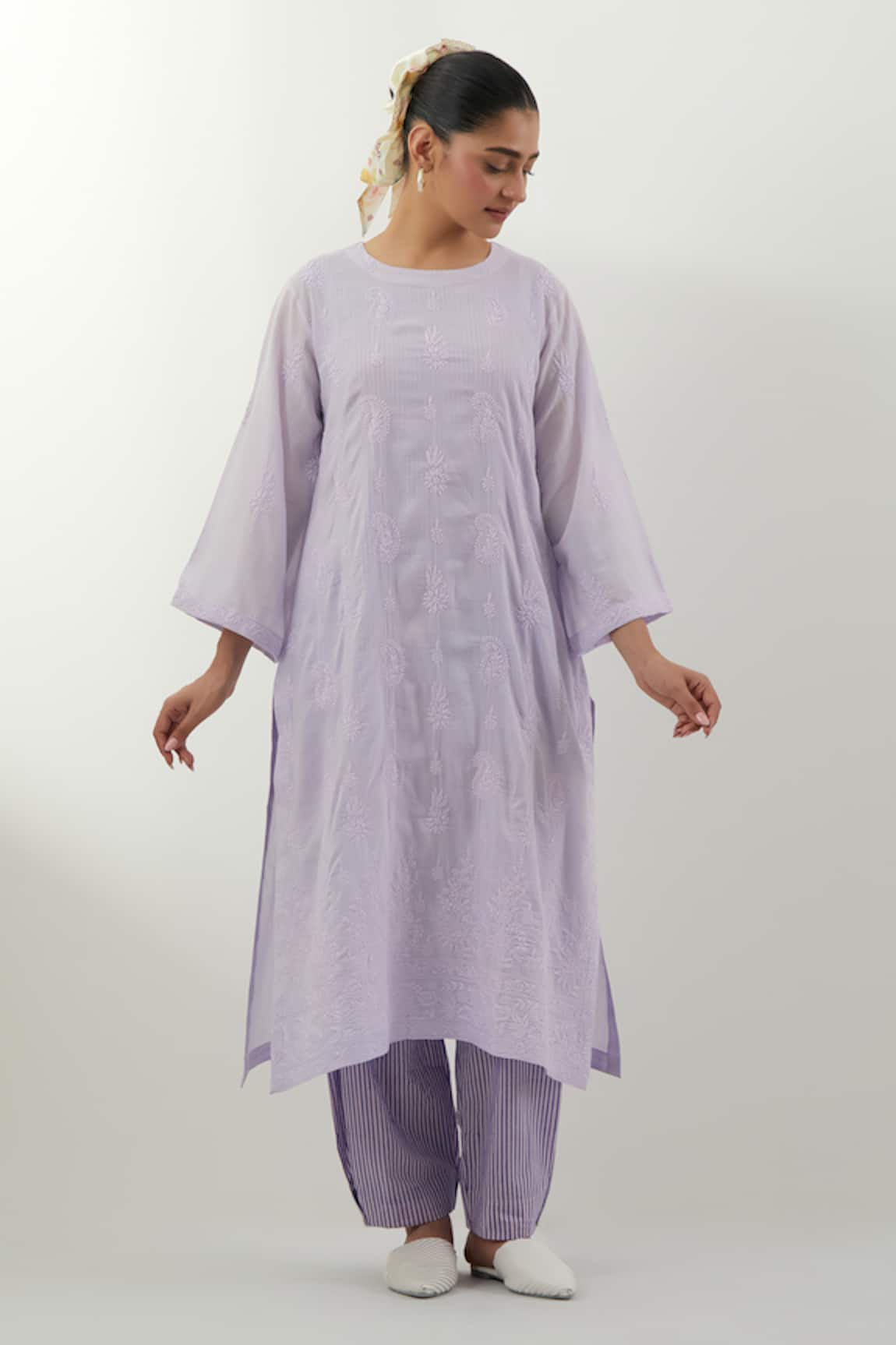 Vinusto Lavender Striped Chikankari Kurta Set 