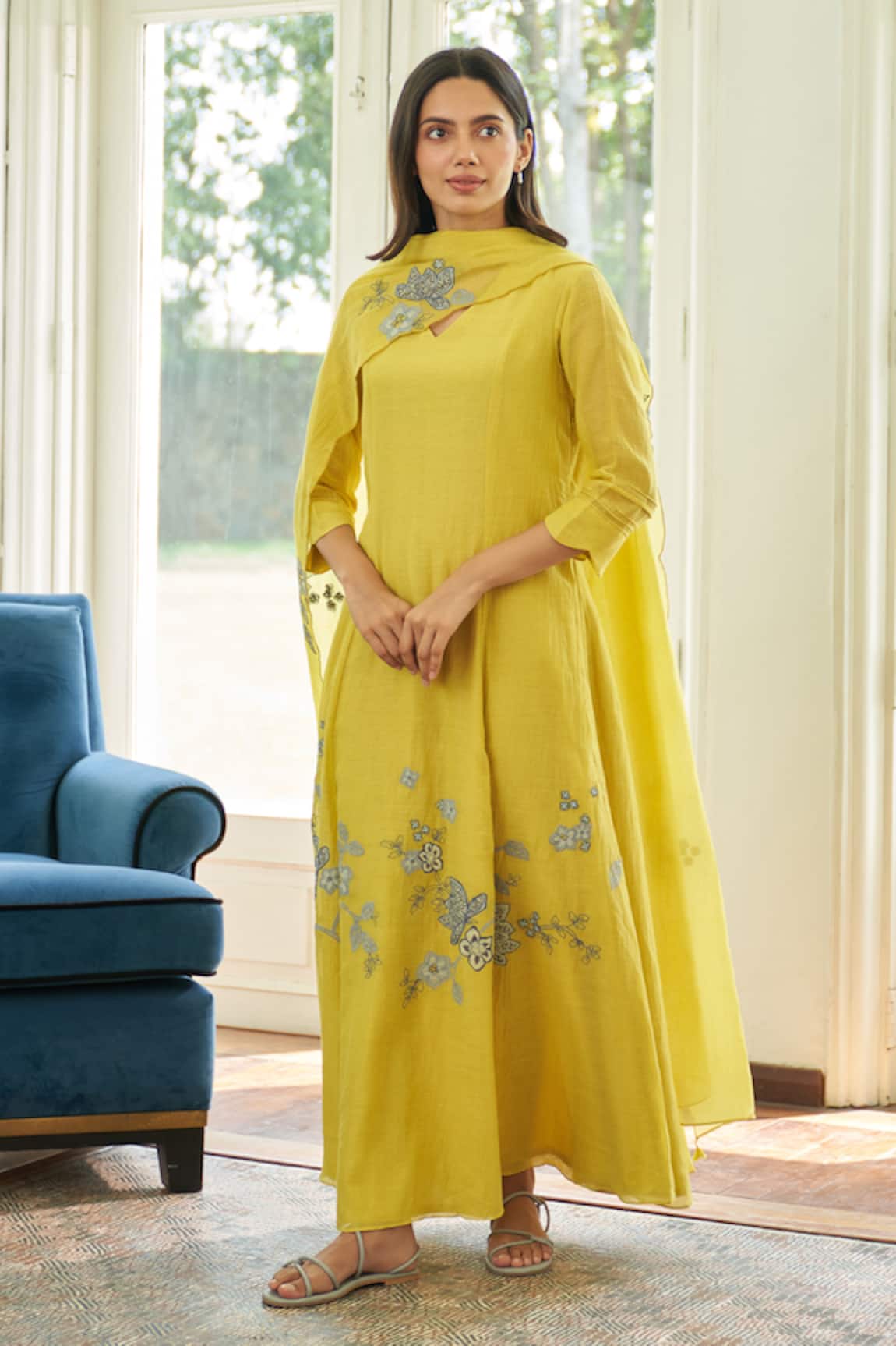 Vaayu Daffodil Applique Anarkali Set 