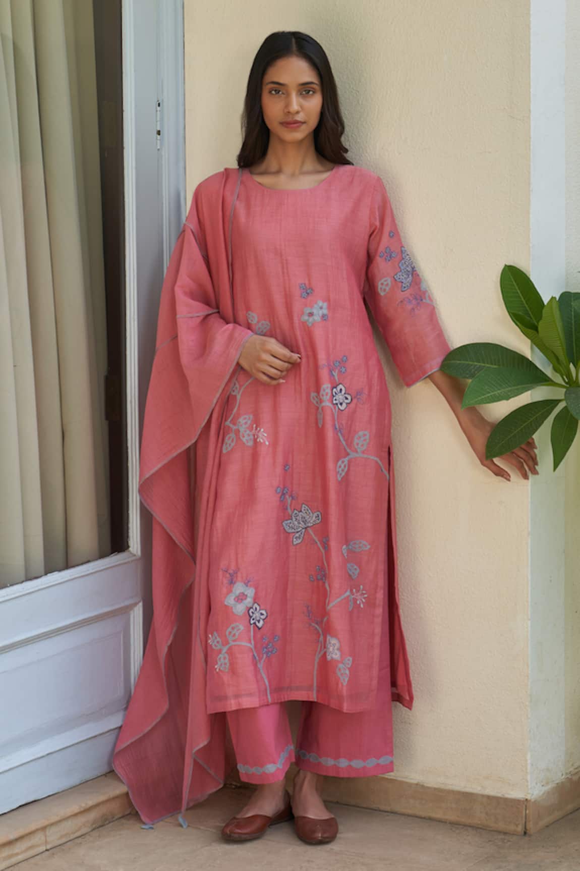 Vaayu Peony Applique Kurta Set 