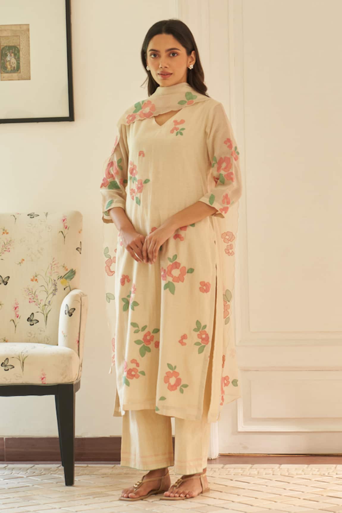 Vaayu Ecru Applique Kurta Set 