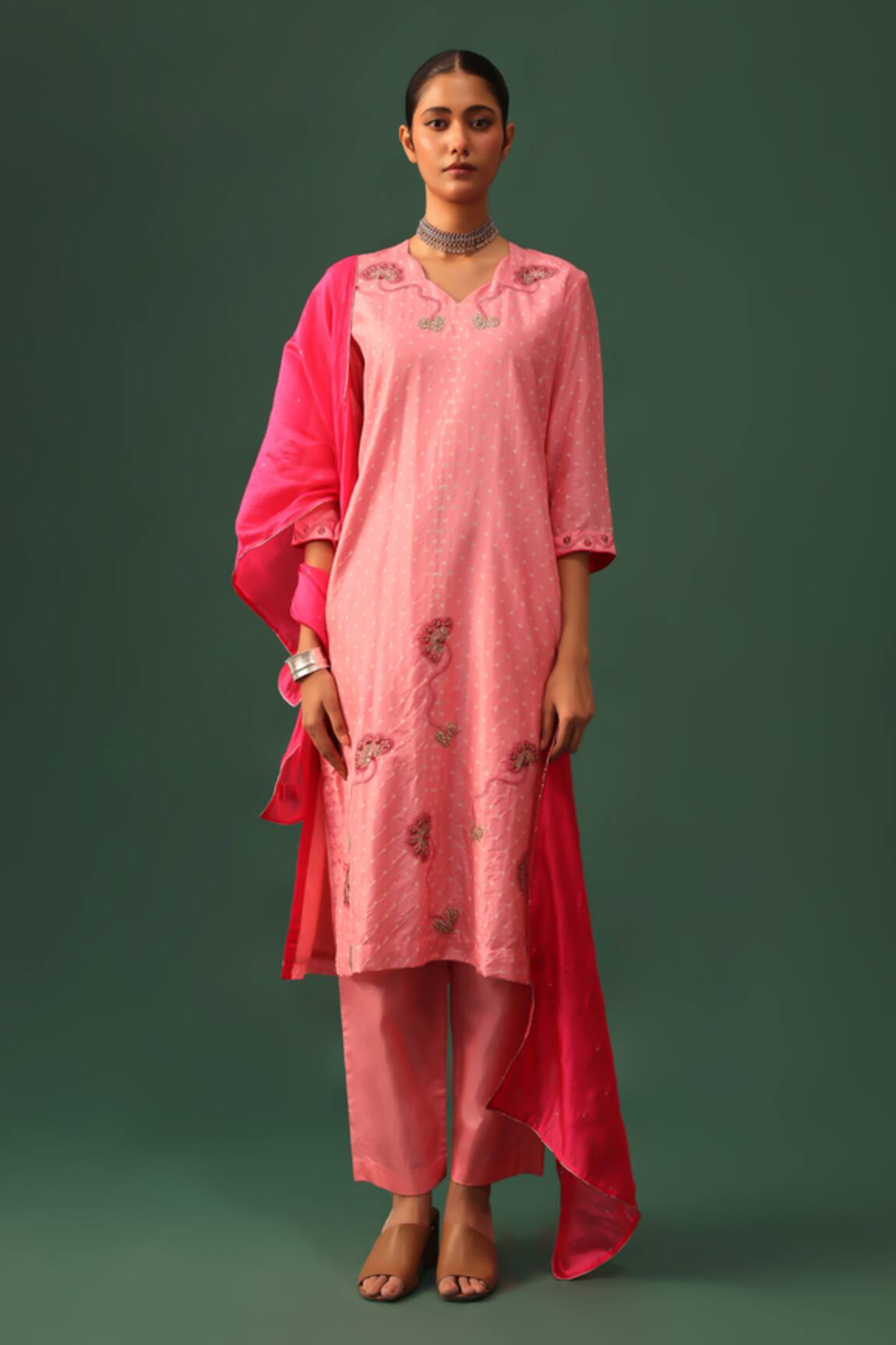 Naina Jain Pink Bandhani Aari Kurta Set 