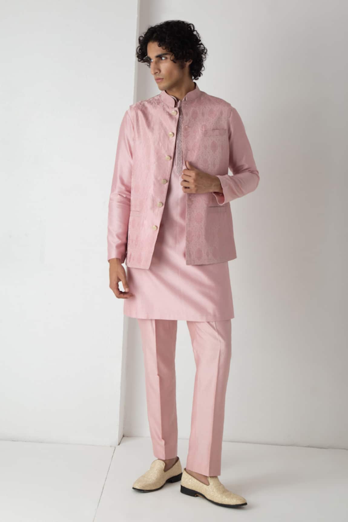 Chhaya Mehrotra Blooming Pink Tanchui Brocade Bundi Set 