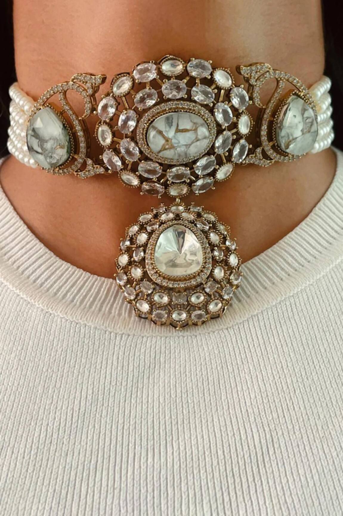 Prerto Kodki White Marble Kundan Necklace Set 