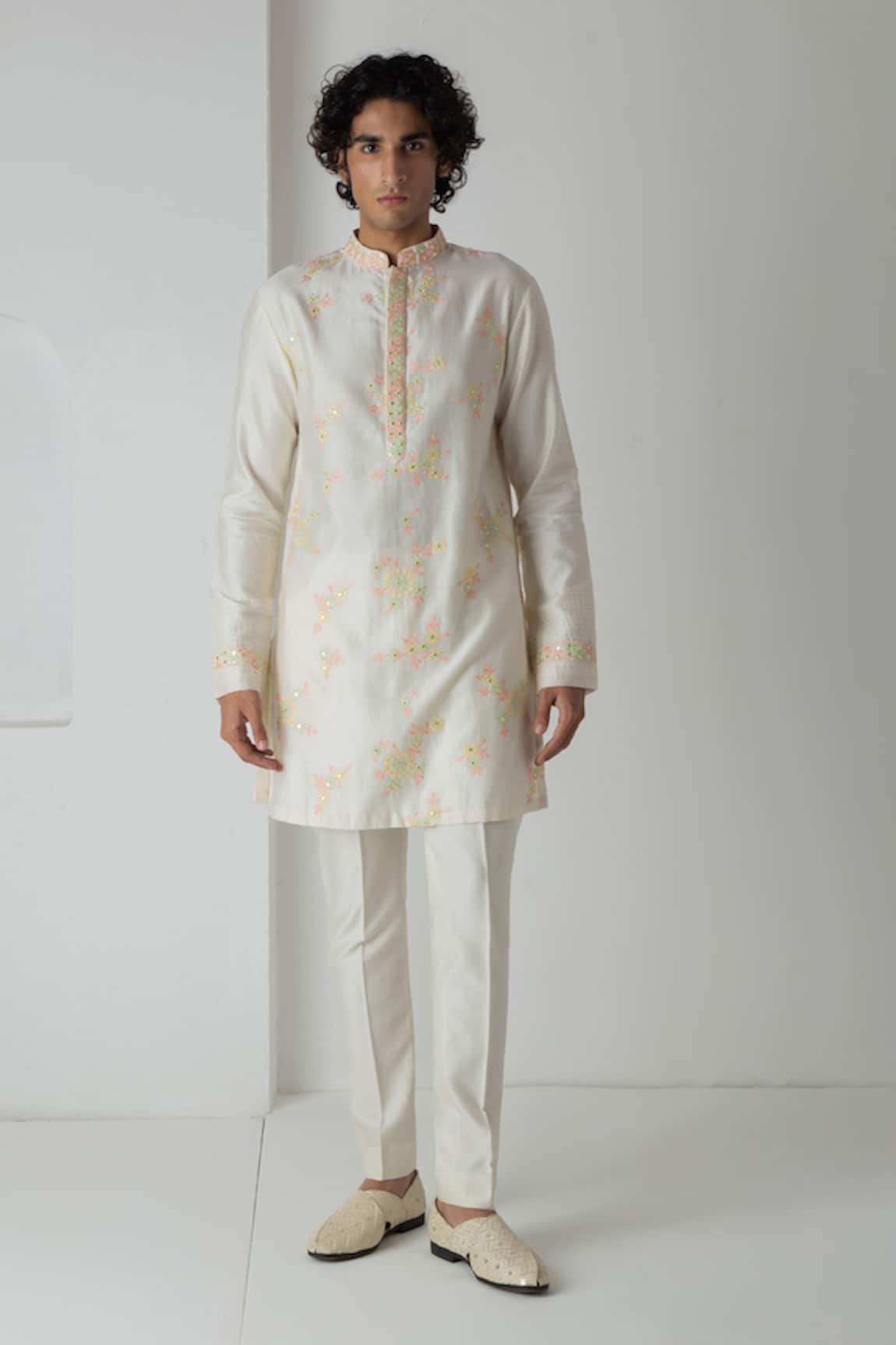 Chhaya Mehrotra Ivory Mirror Embroidered Kurta Set 